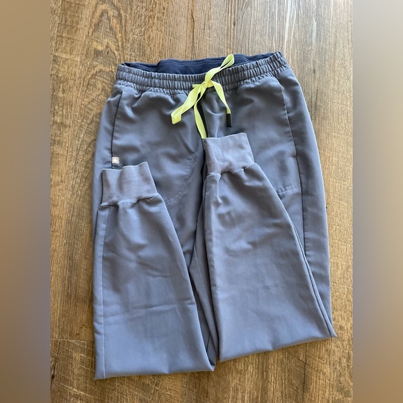 Figs Mari joggers - Picture 7 of 7